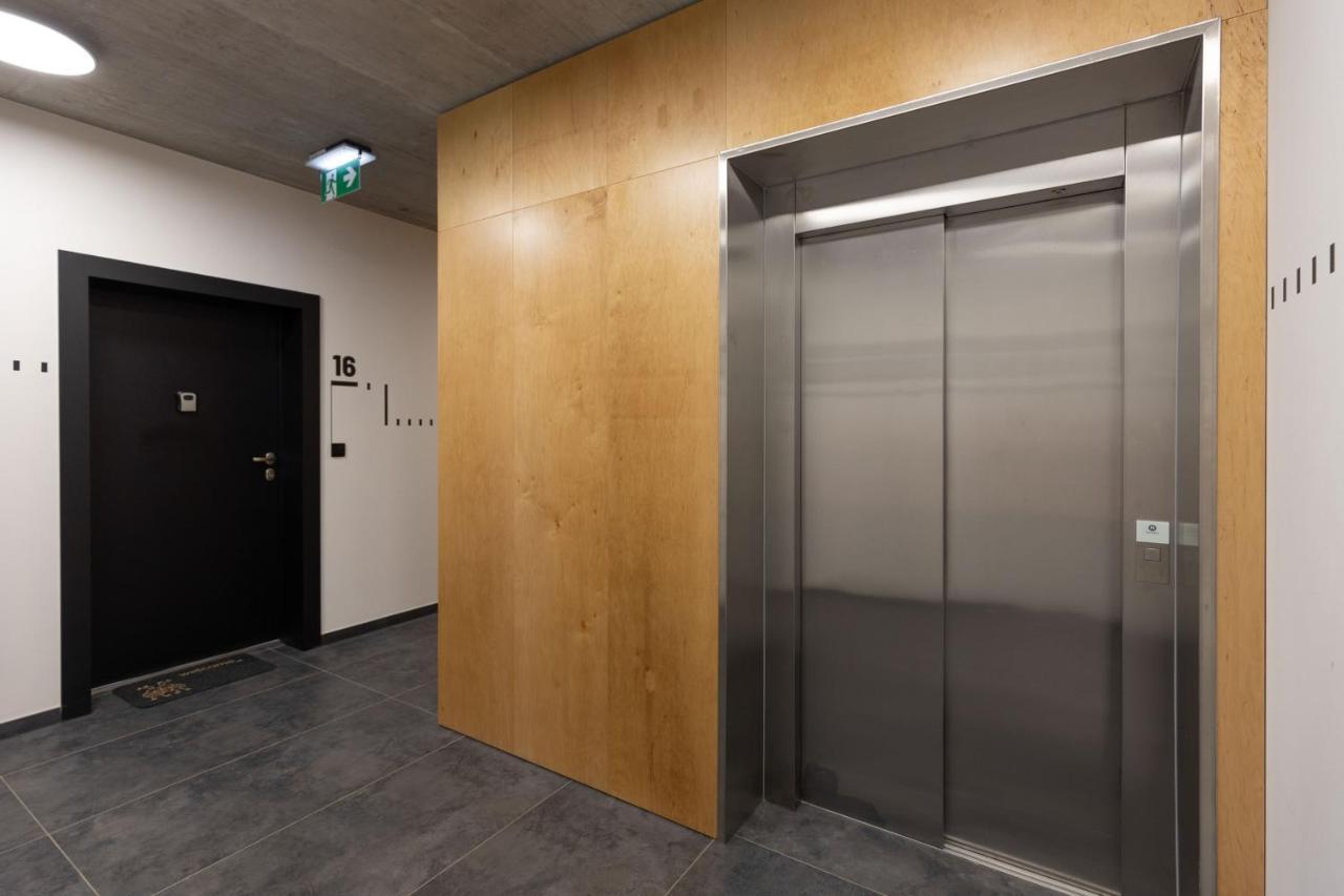 Stacja Wola Apartments With Parking By Noclegi Renters 华沙 外观 照片